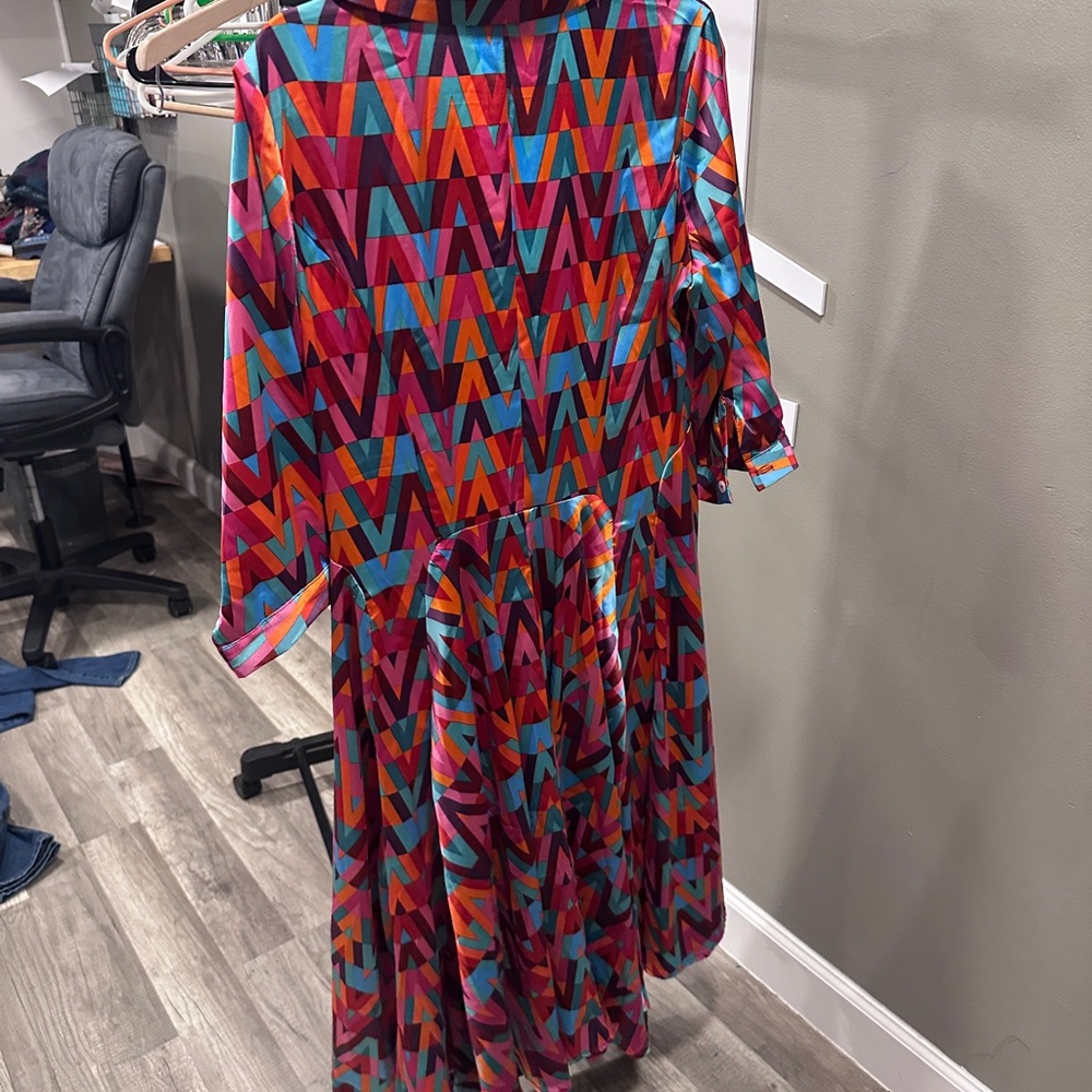 Garcia geometric shaped button down midi dress 
Woman’s size medium - Picture 6 of 6